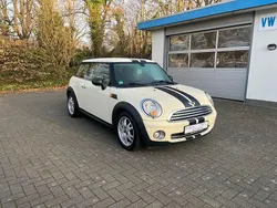 Weiß Gebraucht 2009 Mini ONE Kleinwagen | 4.750 € (Etwas zu teuer)