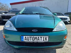 Grün Gebraucht 2000 Ford Focus Ambiente Limousine | 2.190 € (Fairer Preis)