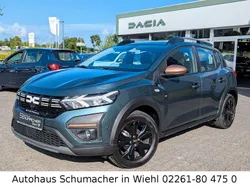 Grün Gebraucht 2024 Dacia Sandero Extreme Kleinwagen | 17.490 € (Fairer Preis)