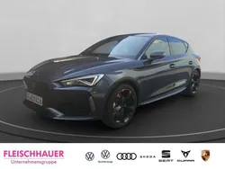 Grau Gebraucht 2024 Cupra Leon Limousine | 36.990 € (Etwas zu teuer)
