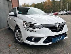Weiß Gebraucht 2017 Renault Mégane GrandTour Play Kombi | 9.599 € (Fairer Preis)