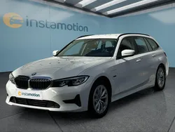 Gebraucht 2022 BMW 320e Kombi | 25.699 € (Fairer Preis)