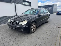 Schwarz Gebraucht 2002 Mercedes C200 Kombi | 699 € (Fairer Preis)