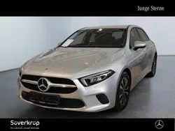 Silber Gebraucht 2022 Mercedes A180 Style Limousine | 25.987 € (Guter Preis)