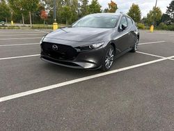 Grau Gebraucht 2023 Mazda 3 Sky Limousine | 25.200 € (Fairer Preis)