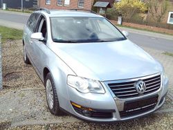Reflexsilber metallic (metallic) Gebraucht 2011 VW Passat Kombi | 9.990 € (Etwas zu teuer)