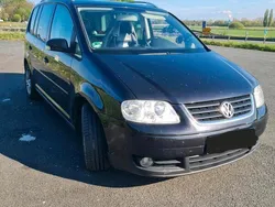 Schwarz Gebraucht 2005 VW Touran Highline Van / Kleinbus | 2.500 € (Fairer Preis)