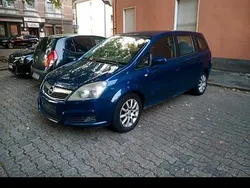 Blau Gebraucht 2005 Opel Zafira Van / Kleinbus | 750 € (Fairer Preis)