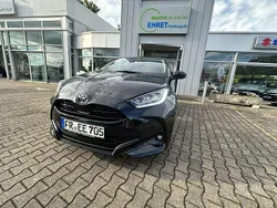Neu 2025 Toyota Yaris Hybrid Comfort Limousine | 26.900 € (Etwas zu teuer)