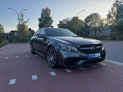 Grau Gebraucht 2014 Mercedes E63 AMG AMG Limousine | 38.499 €