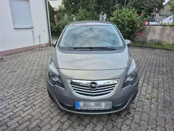 Braun Gebraucht 2011 Opel Meriva Van / Kleinbus | 6.700 € (Fairer Preis)