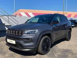 Graphite grey / dach schwarz Gebraucht 2022 Jeep Compass SUV | 33.490 €