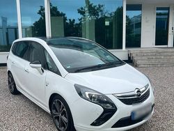 Weiß Gebraucht 2014 Opel Zafira Van / Kleinbus | 8.900 €