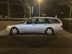 Silber Gebraucht 2000 Mercedes 240 Avantgarde Kombi | 1.500 €