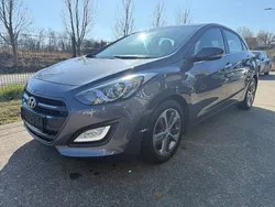 Grau Gebraucht 2016 Hyundai i30 YES! Limousine | 8.390 € (Fairer Preis)