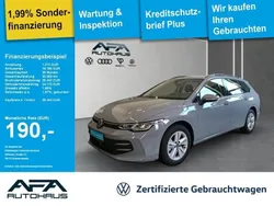 Mondsteingrau Gebraucht 2024 VW Golf VIII Life Kombi | 25.444 € (Superpreis)