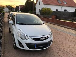 Weiß Gebraucht 2011 Opel Corsa Limousine | 2.390 € (Guter Preis)