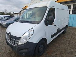 Weiß Gebraucht 2017 Renault Master Limousine | 9.999 € (Fairer Preis)