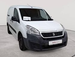 Schneeweiß Gebraucht 2017 Peugeot Partner Premium Van / Kleinbus | 7.790 € (Superpreis)