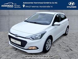 Polar white / sol Gebraucht 2018 Hyundai i20 Select Limousine | 8.411 € (Fairer Preis)