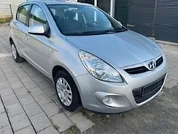 Silber Gebraucht 2011 Hyundai i20 Edition Limousine | 3.900 € (Fairer Preis)