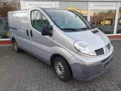 Stargraumetallic Gebraucht 2010 Renault Trafic Van | 2.190 €