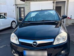 Schwarz Gebraucht 2009 Opel Tigra Cabrio | 2.200 € (Fairer Preis)