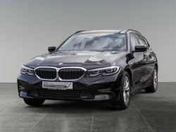 Schwarz Gebraucht 2022 BMW 320 Limousine | 27.980 € (Superpreis)