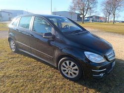 Schwarz Gebraucht 2011 Mercedes B160 Van / Kleinbus | 4.800 € (Fairer Preis)