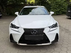 Weiß Gebraucht 2018 Lexus IS300h Sport Line Limousine | 25.000 € (Teuer)