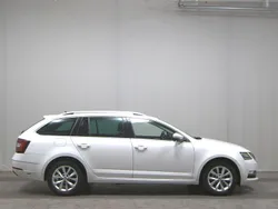Weiss Gebraucht 2020 Skoda Octavia Style Kombi | 11.680 € (Superpreis)
