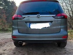 Grau Gebraucht 2017 Opel Zafira Business Edition Van / Kleinbus | 11.900 € (Etwas zu teuer)