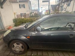 Grau Gebraucht 2003 Ford Fiesta Kleinwagen | 300 €
