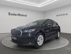 Blackmagic perleffekt Gebraucht 2023 Skoda Enyaq iV Loft SUV | 23.880 € (Guter Preis)