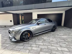 Grau Gebraucht 2018 Mercedes E63S AMG AMG Limousine | 82.900 €