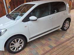 Weiß Gebraucht 2015 VW up! CLUB Kleinwagen | 6.300 € (Fairer Preis)