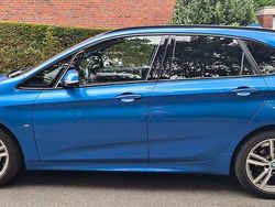 Blau Gebraucht 2017 BMW 220 Active Tourer Performance Van / Kleinbus | 15.900 € (Fairer Preis)