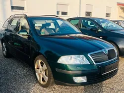 Grün Gebraucht 2005 Skoda Octavia Elegance Kombi | 4.500 €
