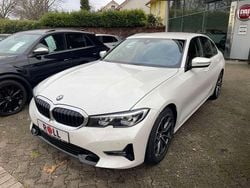 Mineralweiss metallic Gebraucht 2019 BMW 320 Sport Line Limousine | 24.990 € (Fairer Preis)