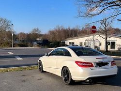 Weiß Gebraucht 2011 Mercedes E220 AMG line Coupé | 7.500 € (Guter Preis)