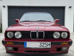 Rot Gebraucht 1990 BMW 325 Limousine | 16.000 €