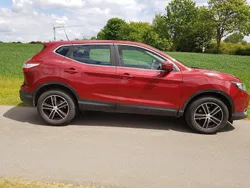 Rot Gebraucht 2016 Nissan Qashqai SUV | 8.499 € (Superpreis)