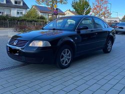 Schwarz Gebraucht 2001 VW Passat Limousine | 1.899 € (Fairer Preis)