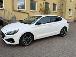 Weiß Gebraucht 2022 Hyundai i30 Edition 30+ Limousine | 22.700 € (Etwas zu teuer)