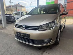 Beige Gebraucht 2014 VW Touran Cup Van / Kleinbus | 10.790 € (Fairer Preis)