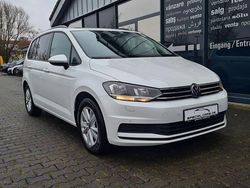 Weiß Gebraucht 2021 VW Touran Comfortline Van / Kleinbus | 17.790 € (Superpreis)