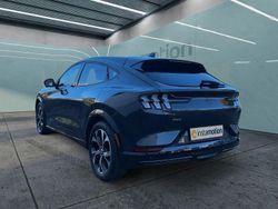 Schwarz Gebraucht 2022 Ford Mustang Mach-E SUV | 37.549 € (Fairer Preis)