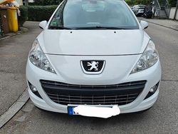 Weiß Gebraucht 2012 Peugeot 207 Premium Kombi | 2.900 € (Fairer Preis)