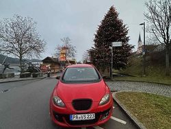 Rot Gebraucht 2005 Seat Altea Kleinwagen | 2.200 € (Etwas zu teuer)