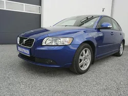 Blau Gebraucht 2009 Volvo S40 Momentum Limousine | 5.600 € (Teuer)